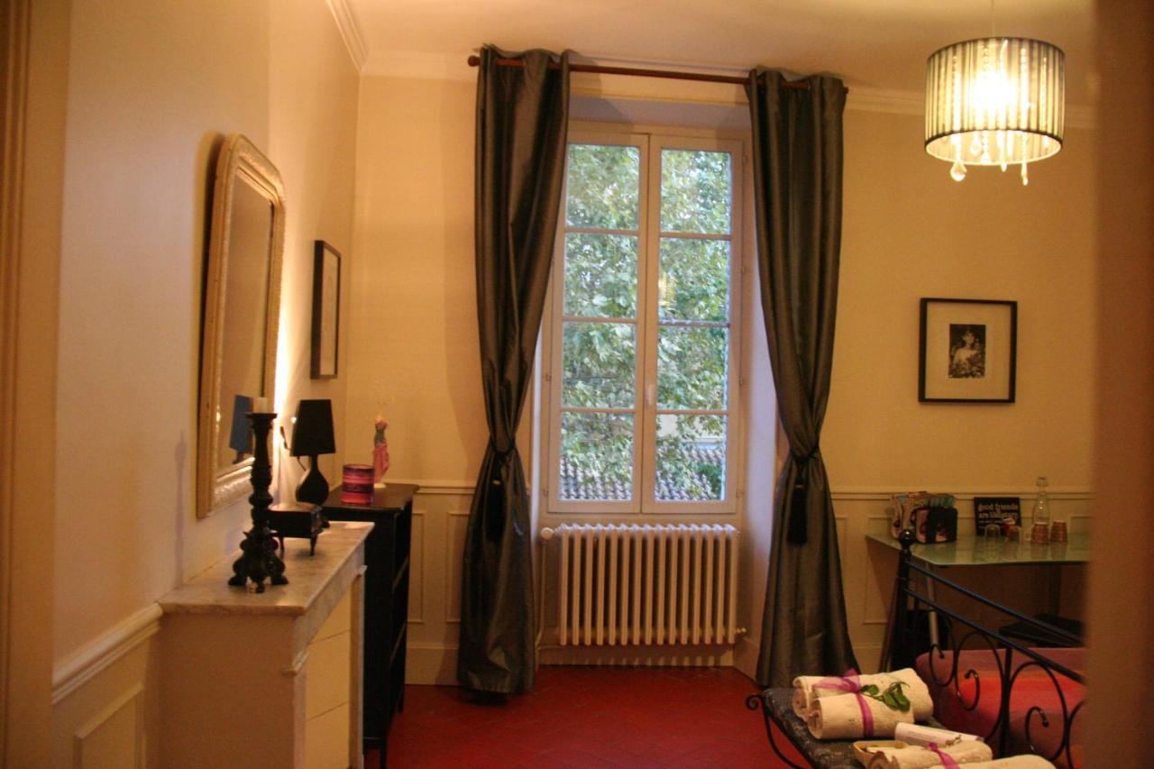 Le Mas Des Dames Appartement 亞維農 外观 照片